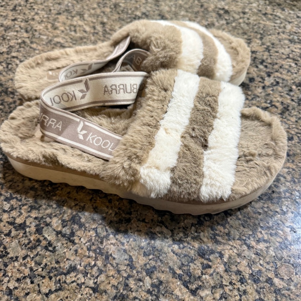 Koolaburra Cream and Tan Fuzzy Slide Slippers